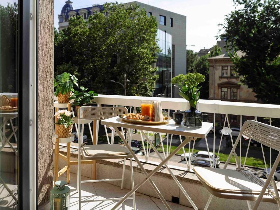 Bright 2Br Apartment - Top Location - City Balcony Bukarest Eksteriør billede