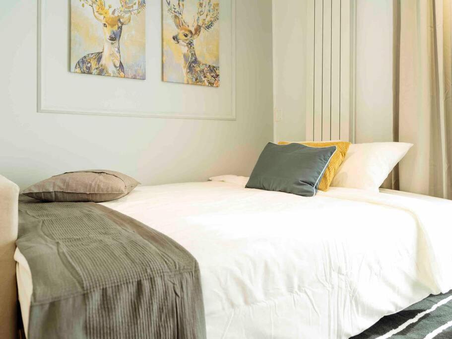 Bright 2Br Apartment - Top Location - City Balcony Bukarest Eksteriør billede