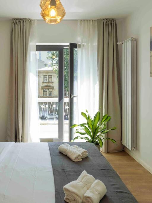 Bright 2Br Apartment - Top Location - City Balcony Bukarest Eksteriør billede