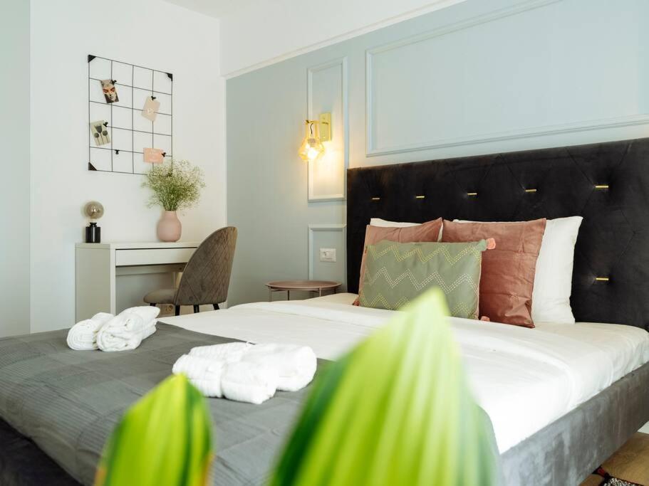 Bright 2Br Apartment - Top Location - City Balcony Bukarest Eksteriør billede