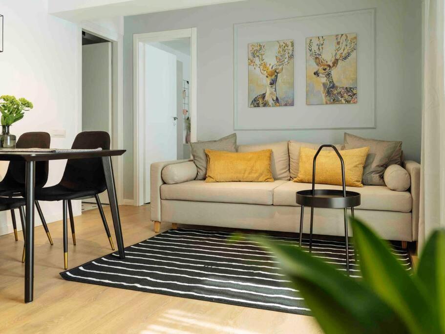 Bright 2Br Apartment - Top Location - City Balcony Bukarest Eksteriør billede