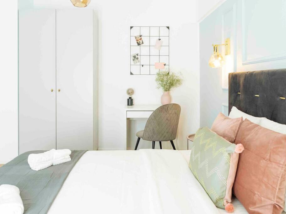 Bright 2Br Apartment - Top Location - City Balcony Bukarest Eksteriør billede